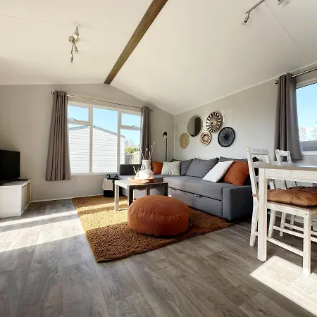 550 Op Recreatiepark De Wielen Chalet *