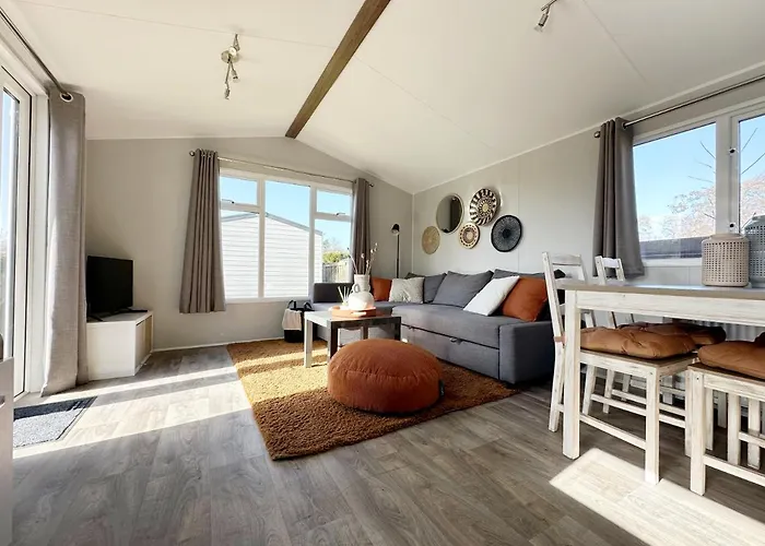 550 Op Recreatiepark De Wielen 샬레 *