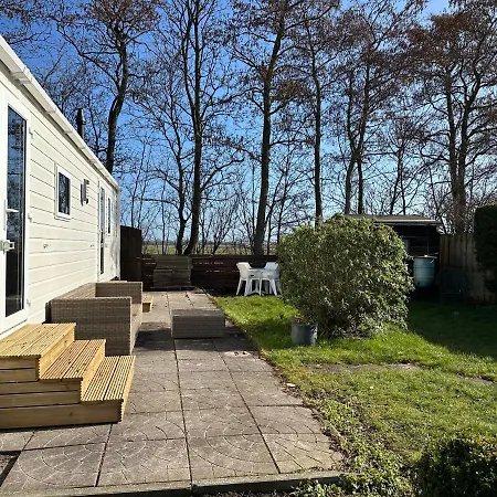 550 Op Recreatiepark De Wielen شاليه